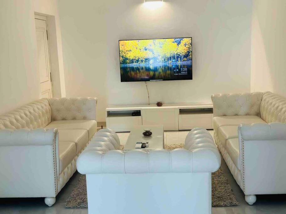 White House Sky View Theatre Villa In Gachibowli 外观 照片