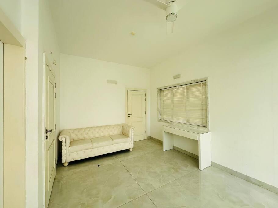 White House Sky View Theatre Villa In Gachibowli 外观 照片