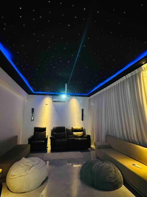 White House Sky View Theatre Villa In Gachibowli 外观 照片