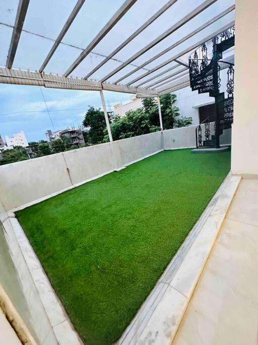 White House Sky View Theatre Villa In Gachibowli 外观 照片