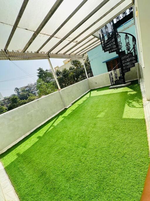White House Sky View Theatre Villa In Gachibowli 外观 照片